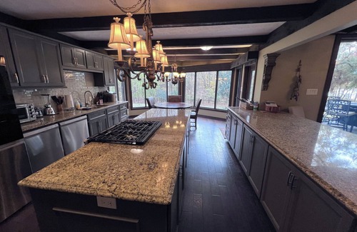 Cadiz Casa | Italian Style Lodge Lake House on Lake Barkley - over 5100 sq. ft.