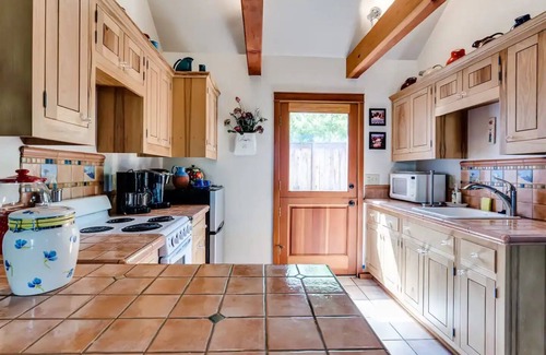 Eugene Casa | Italian Villa Guest Home on gated property
