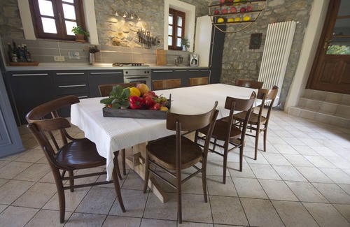 Bubbio Villa | Villa italiana, piscina privada: ciclismo, senderismo, rutas del vino, comida lenta, spa y yoga.