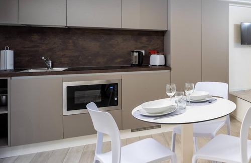 Magenta Apartamento | Italianway - The B Village Standard - M6
