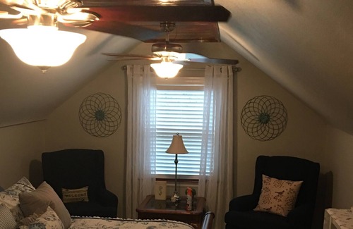 Fayetteville Casa | Its a house with 1200 SF suite just for yourself upstairs and your own entry.