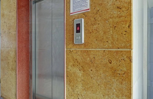 Gandhi Nagar Hotel | Itsy By Treebo - BCP Suites