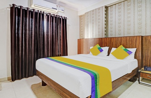 Gandhi Nagar Hotel | Itsy By Treebo - BCP Suites
