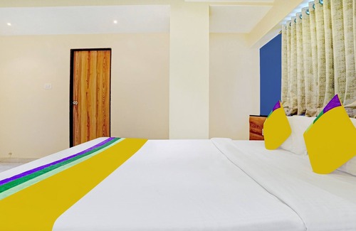 Cidco Hotel | Itsy By Treebo - Radhika Ex
