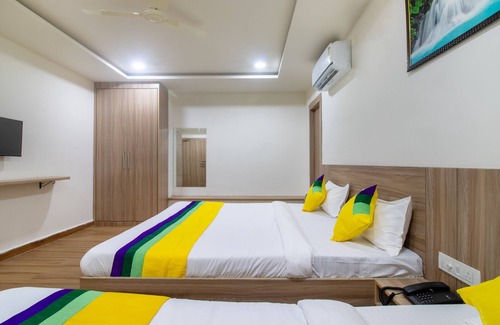 Chhata Hotel | Itsy Hotels Krishna Residency, Govardhan Chauraha