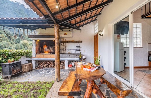 Faial Casa | Ivy Cottage by Madeira Sun Travel
