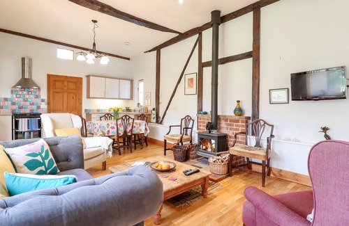 Diss Cabaña | IVY HOUSE BARN, pet friendly, character holiday cottage in Stradbroke