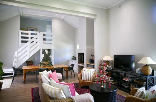 Somerset West Apartamento | Ivy House - Super Spacious Spot- Somerset West