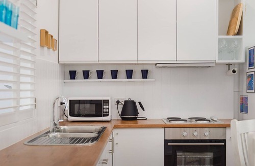 North Haven Casa | Ivy's Beach House - close to beach, wifi available