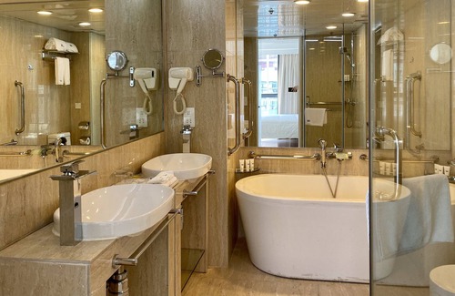 Eastern Kowloon Hotel | IW Hotel