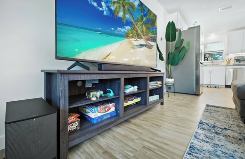 Melbourne Casa | Ixora16 Heated Pool, mins to beach, airport, USSSA, Cruise Port, 1h to Disney