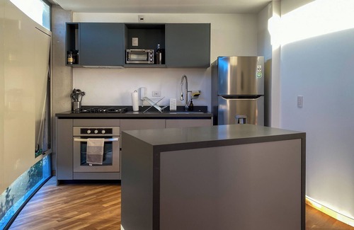 Roma Sur Apartamento | Izta 5 | Designer Brutalist PH with AC in Condesa