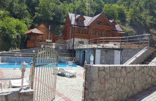Uzice Casa | izvor bazeni vrela