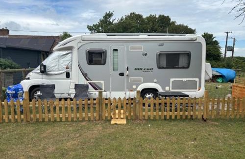 Eastling Otro | Izzie The Glampervan
