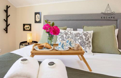 Canhas Casa | Izzys Place by ESCAPE to Madeira