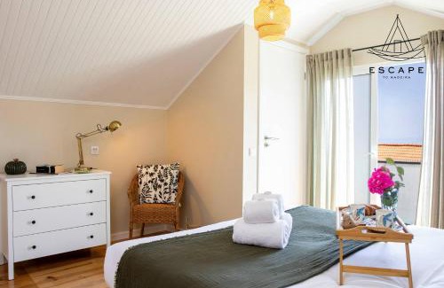 Canhas Casa | Izzys Place by ESCAPE to Madeira