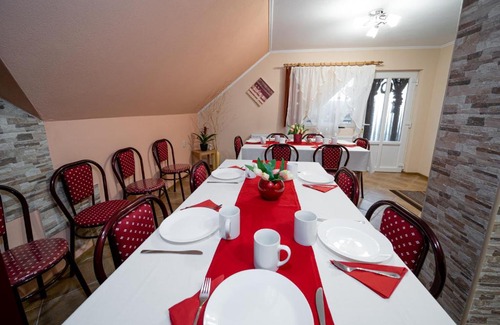 Bisericani Apartamento | Jövök-Megyek Vendégház