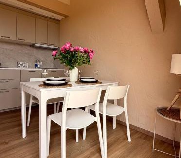 Palanga Apartamento | Jūros butas - du miegamieji ir svetainė su sofa lova