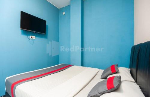 Menteng Hotel | J&B Rooms Pramuka Jakarta Mitra RedDoorz