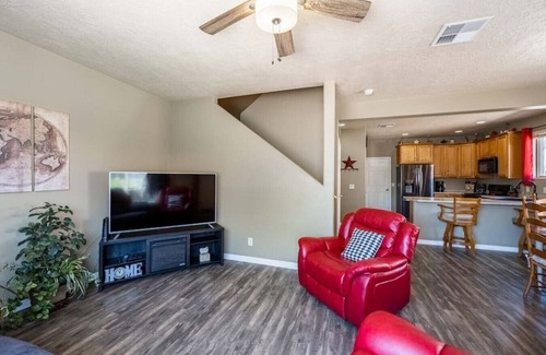 Mesquite Condominio | J & D's Mesquite Getaway by J and Amy BL991082