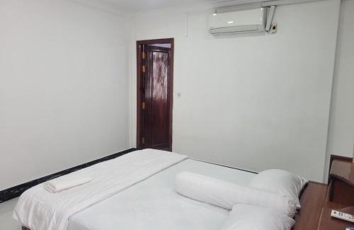 Mean Chey Casa | J Guesthouse and Restaurant