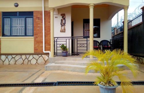 Entebbe Apartamento | J&J Hotel Apartments