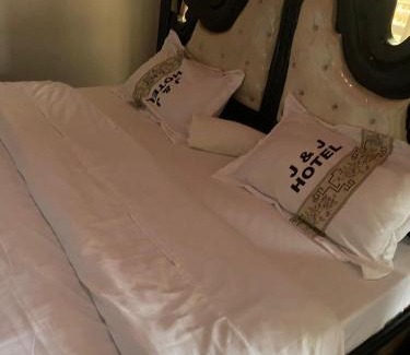 Kampala Hotel | J & J Hotel Bakuli