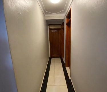 Kampala Hotel | J & J Hotel Bakuli