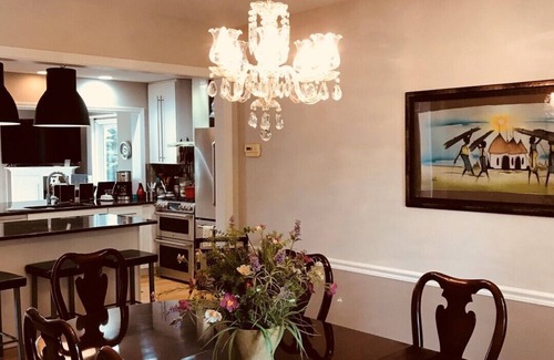 Columbus Casa | J & N Spacious & Cozy Home, Columbus Indiana