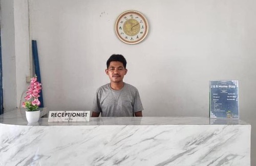 Waena Casa | J&R Home Stay Penginapan Murah Meriah.