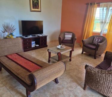East End Village Apartamento | J's Place