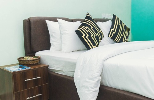 Gwarinpa Estate Hotel | J's Place
