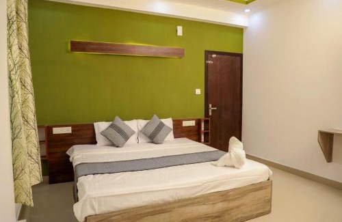 Muttil South Hotel | J TEN Residency