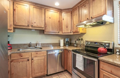 Intermountain Condominio | J1 Meadow Creek Miniums 3 Bedroom Condo by RedAwning