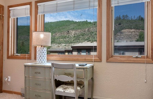 Intermountain Condominio | J1 Meadow Creek Miniums 3 Bedroom Condo by RedAwning