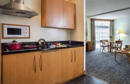Deira Apartamento | J5 Hotels - Port Saeed