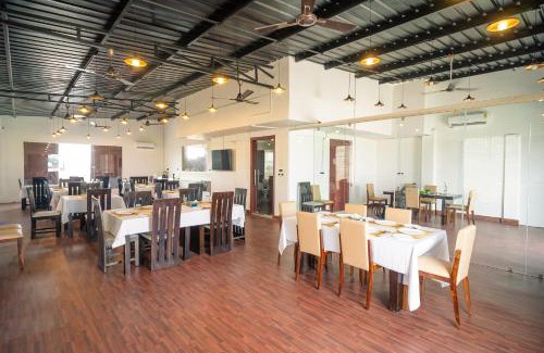 New Delhi Casa | J60 Suites, Ashok Vihar - Near Netaji Subhash Place Metro