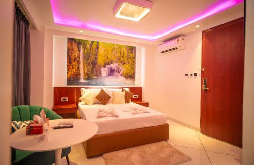 New Delhi Casa | J60 Suites, Ashok Vihar - Near Netaji Subhash Place Metro