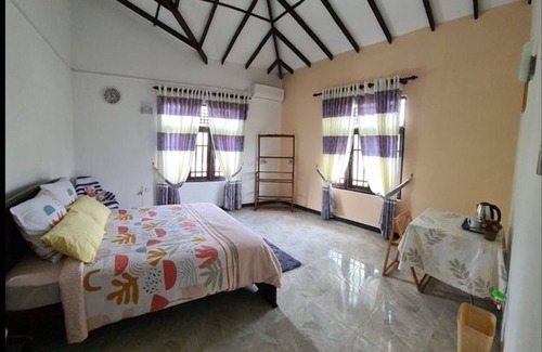 Uswetakeiyawa Casa | Ja-elas French Touch Entire Villa