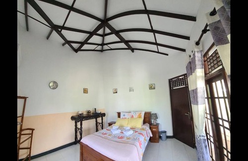 Uswetakeiyawa Casa | Ja-elas French Touch Entire Villa