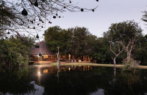 Thorny Bush Game Reserve Cabina | Jabulani Safari