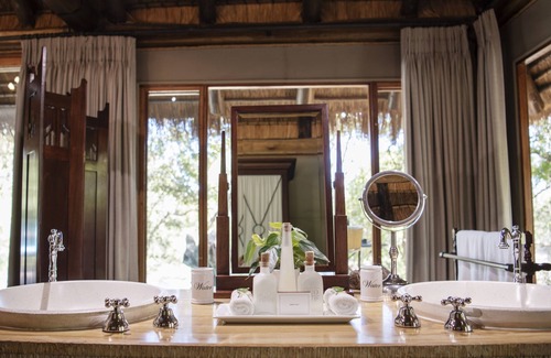 Thorny Bush Game Reserve Cabina | Jabulani Safari