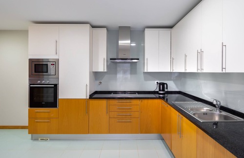 Olhao Apartamento | NUEVO 2019 Jacaranda Apt. Frontline w / A / C, calefacción, características de lujo. Licencia 89195 / AL