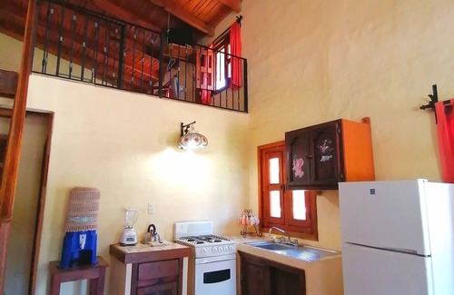 Mascota Casa | JACARANDA CABIN