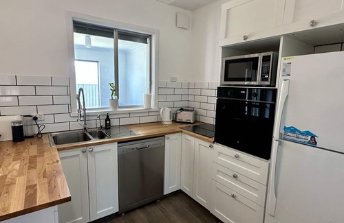 West Busselton Casa | Jacaranda Cottage your serene oasis in the heart of West Busselton