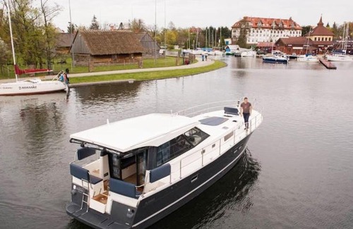 Wilkasy Alquiler De Eote | Jacht motorowy Nautika 1300 LUX