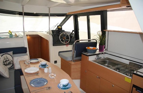 Wilkasy Alquiler De Eote | Jacht motorowy Platinum 989 FLYbridge – 115 KM