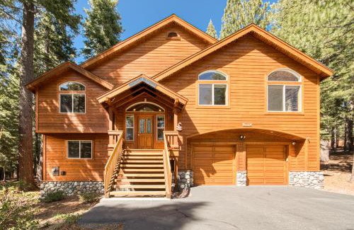 Truckee Casa | Jackpine Lodge at Tahoe Donner by Tahoe Getaways - Private Hot Tub w Foosball and HOA