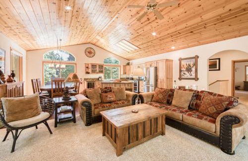Truckee Casa | Jackpine Lodge at Tahoe Donner by Tahoe Getaways - Private Hot Tub w Foosball and HOA