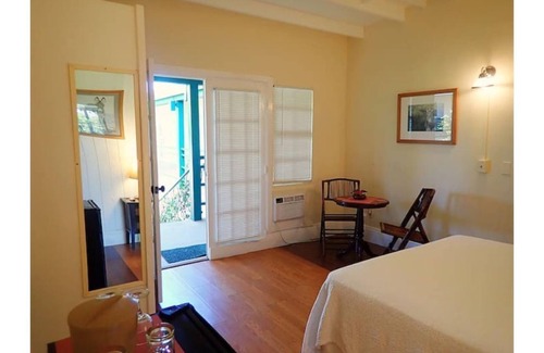 Cockburn Town Casa | JACKS - Grand Turk B&B Courtyard room with Queen bed - Grand Turk Island!